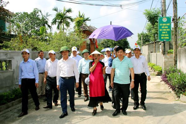 Đoàn công tác Ban chỉ đạo NTM tỉnh Ninh Bình tham quan huyện Nghi Xuân