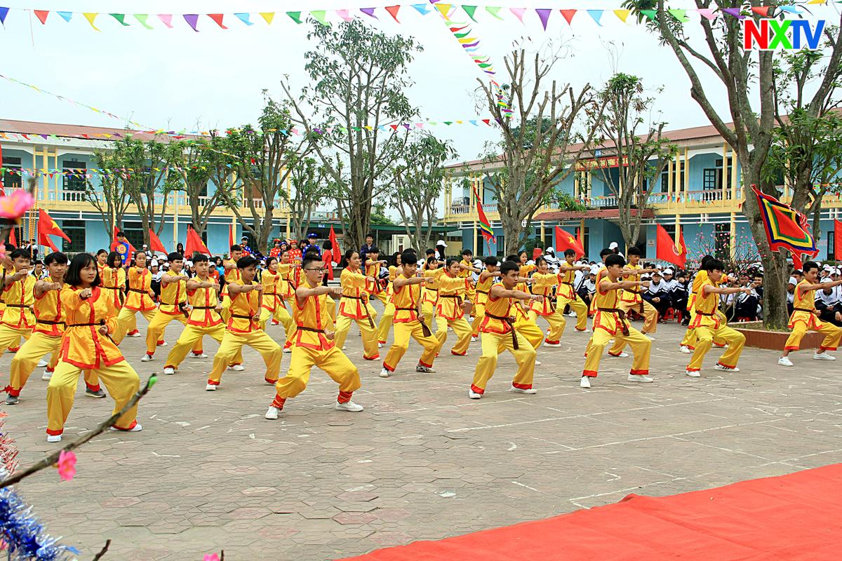 Ấn tượng chương trình "Spring walking festival" tại THPT Nguyễn Du