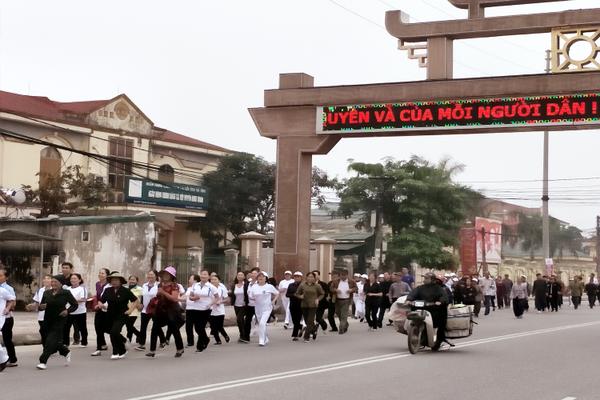 Xuân Giang: Hơn 200 người tham gia "Ngày chạy Olympic vì sức khỏe toàn dân”