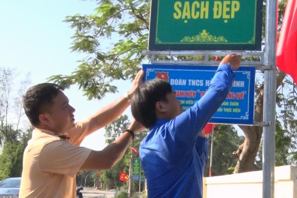 Đoàn thanh niên Công an Nghi Xuân chung tay "thắp sáng làng quê"