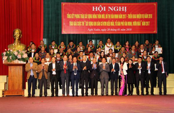 Nghi Xuân tổng kết phong trào xây dựng NTM 2017 và trao giải cuộc thi khu dân cư NTM kiểu mẫu, tổ dân phố văn minh, vườn mẫu