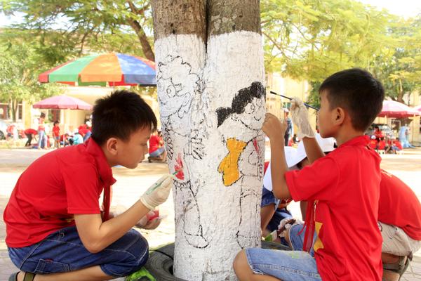 [Photo] Độc đáo những sản phẩm thân thiện được học sinh Tiểu học làm từ phế liệu