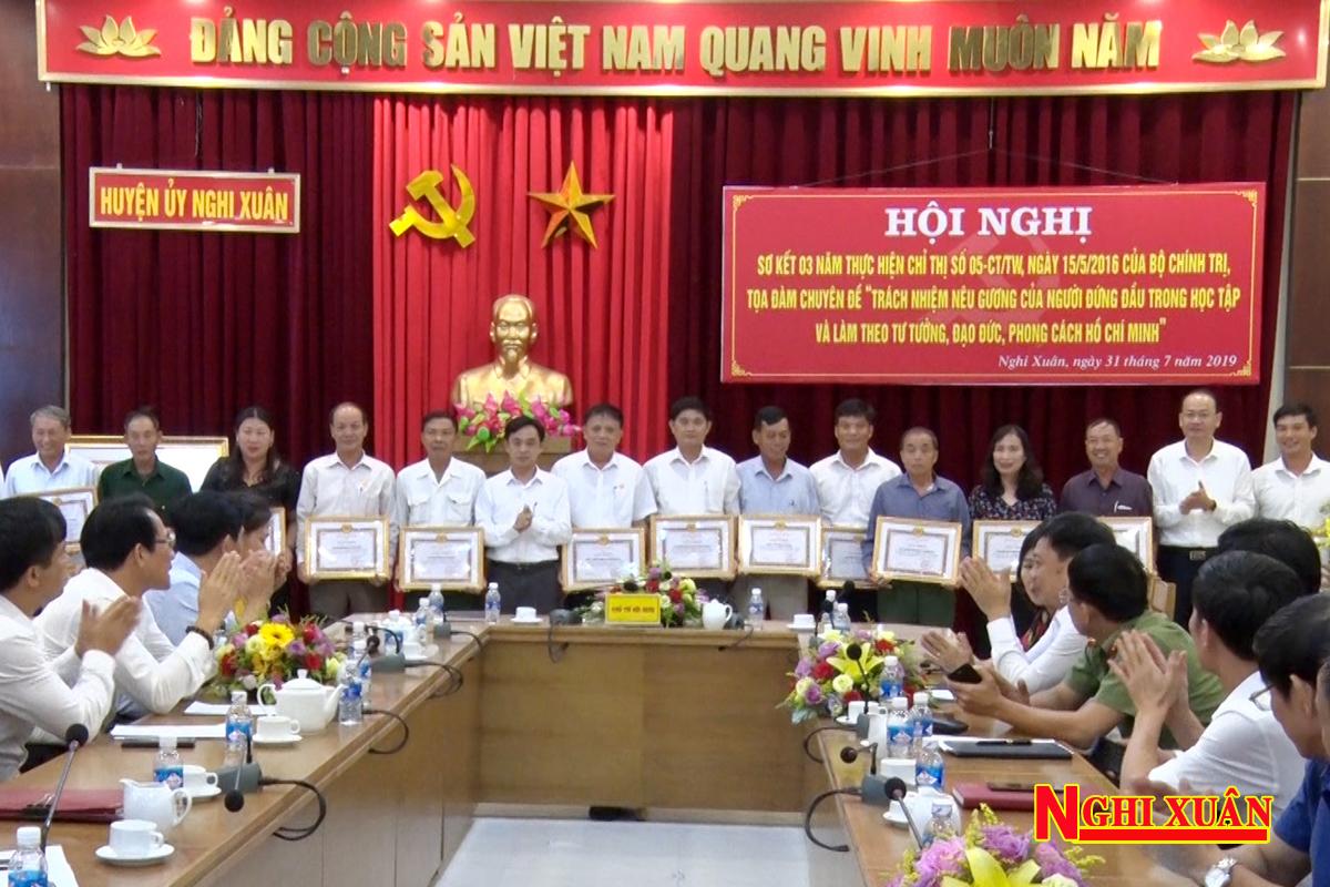 Nghi Xuân vinh danh 25 tập thể và 35 cá nhân xuất sắc trong học tập và làm theo tư tưởng, đạo đức, phong cách Hồ Chí Minh