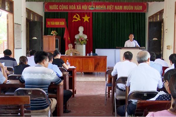 Đoàn công tác của huyện làm việc với thị trấn Nghi Xuân