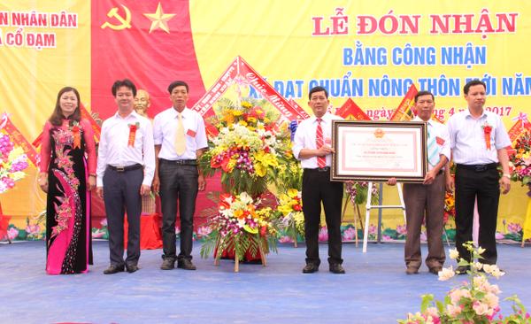 Cổ Đạm tổ chức đón nhận danh hiệu xã đạt chuẩn nông thôn mới năm 2016