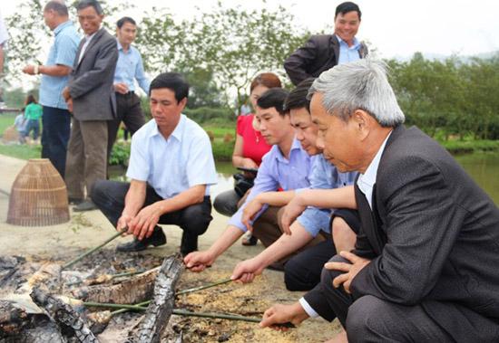 Soát xét, kiểm tra việc chuẩn bị các điểm tham quan mô hình nông thôn mới tại Nghi Xuân