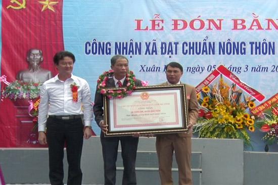 Xã Xuân Lĩnh đón bằng công nhận xã đạt chuẩn NTM giai đoạn 2011 – 2016