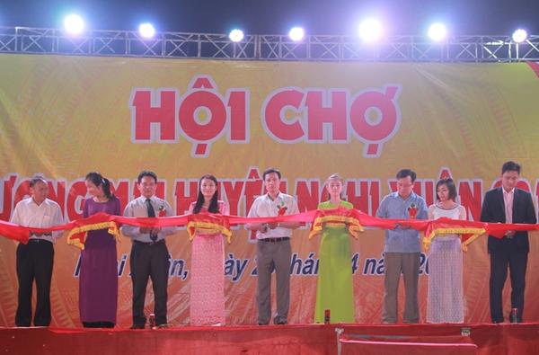 Nghi Xuân: trên 120 gian hàng tham gia hội chợ Thương mại năm 2016