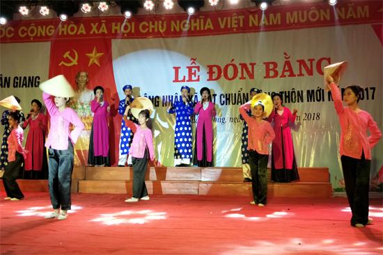 Xuân Giang: Liên hoan Văn nghệ quần chúng chào mừng Lễ đón bằng công nhận xã đạt chuẩn Nông thôn mới