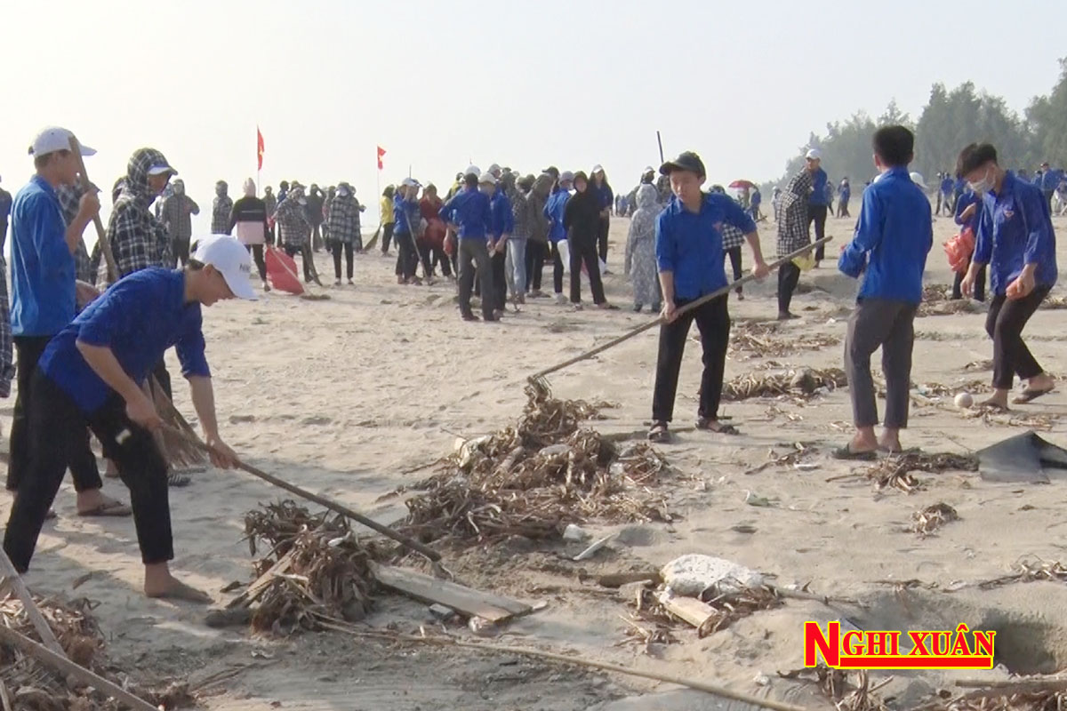 Đoàn viên, thanh niên Nghi Xuân hưởng ứng chiến dịch “Làm cho thế giới sạch hơn”