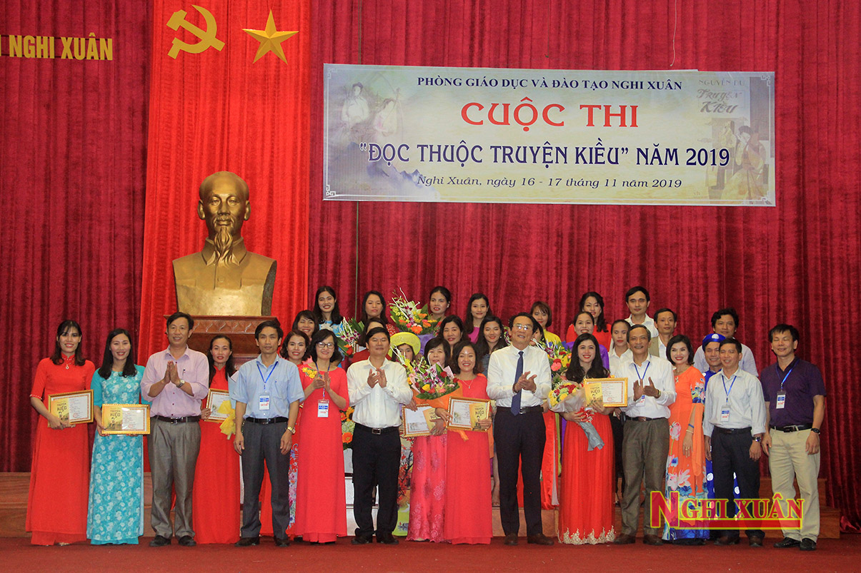 70 thí sinh ngành giáo dục Nghi Xuân thi chung kết "Đọc thuộc truyện Kiều"