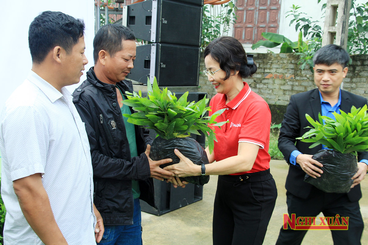 Ngân hàng SeABank hỗ trợ hơn 74 nghìn cây xanh cho Nghi Xuân “hồi sinh” rừng bị cháy