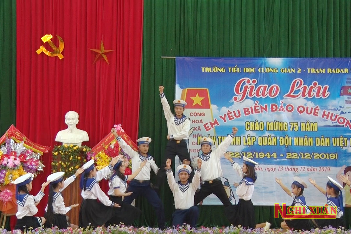 Học sinh Tiểu học Cương Gián 2 giao lưu “Em yêu biển đảo quê hương”