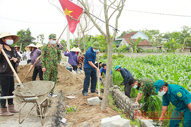 Lực lượng vũ trang Nghi Xuân giúp Xuân Thành xây dựng nông thôn mới kiểu mẫu