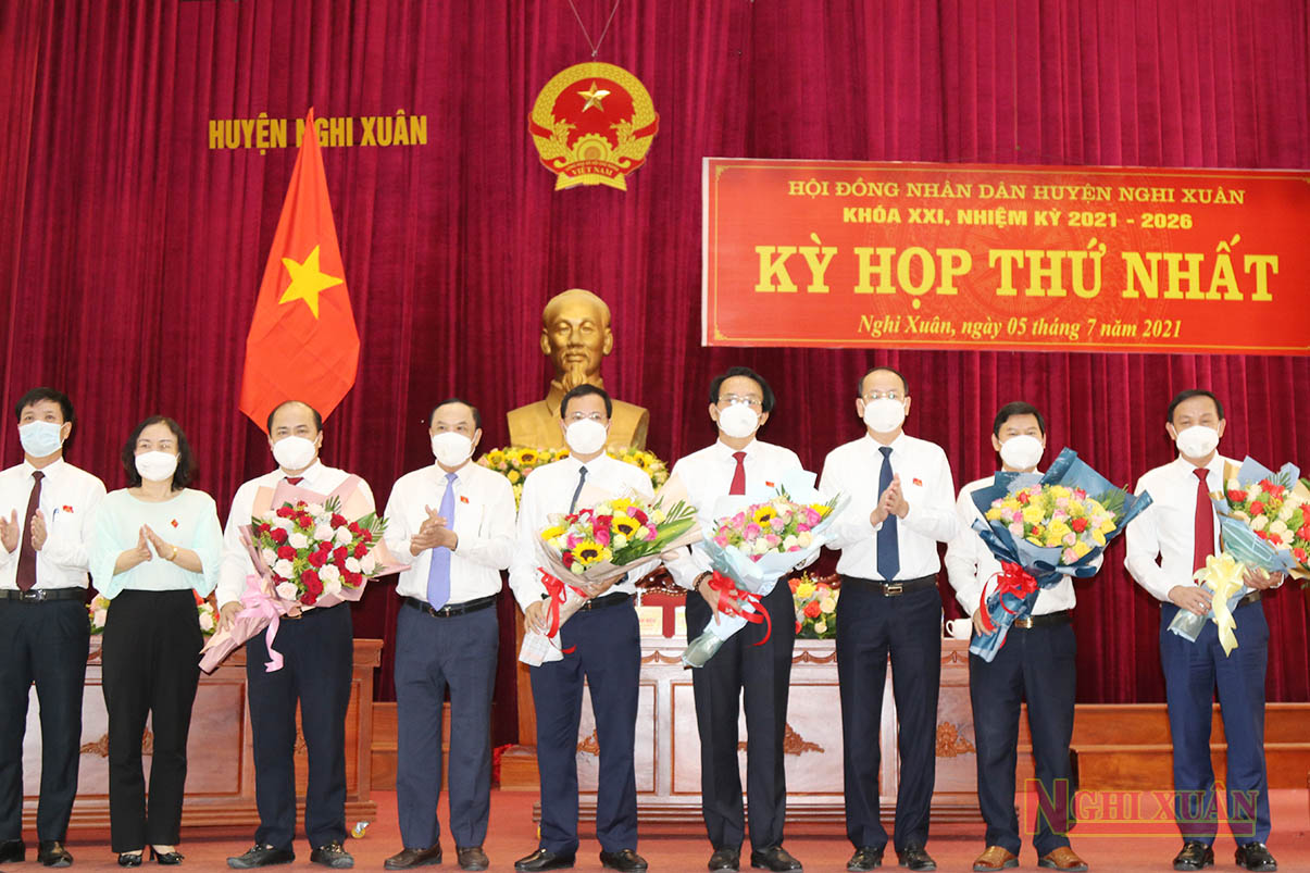 HĐND huyện Nghi Xuân khóa XXI tổ chức kỳ họp thứ nhất kiện toàn các chức danh chủ chốt