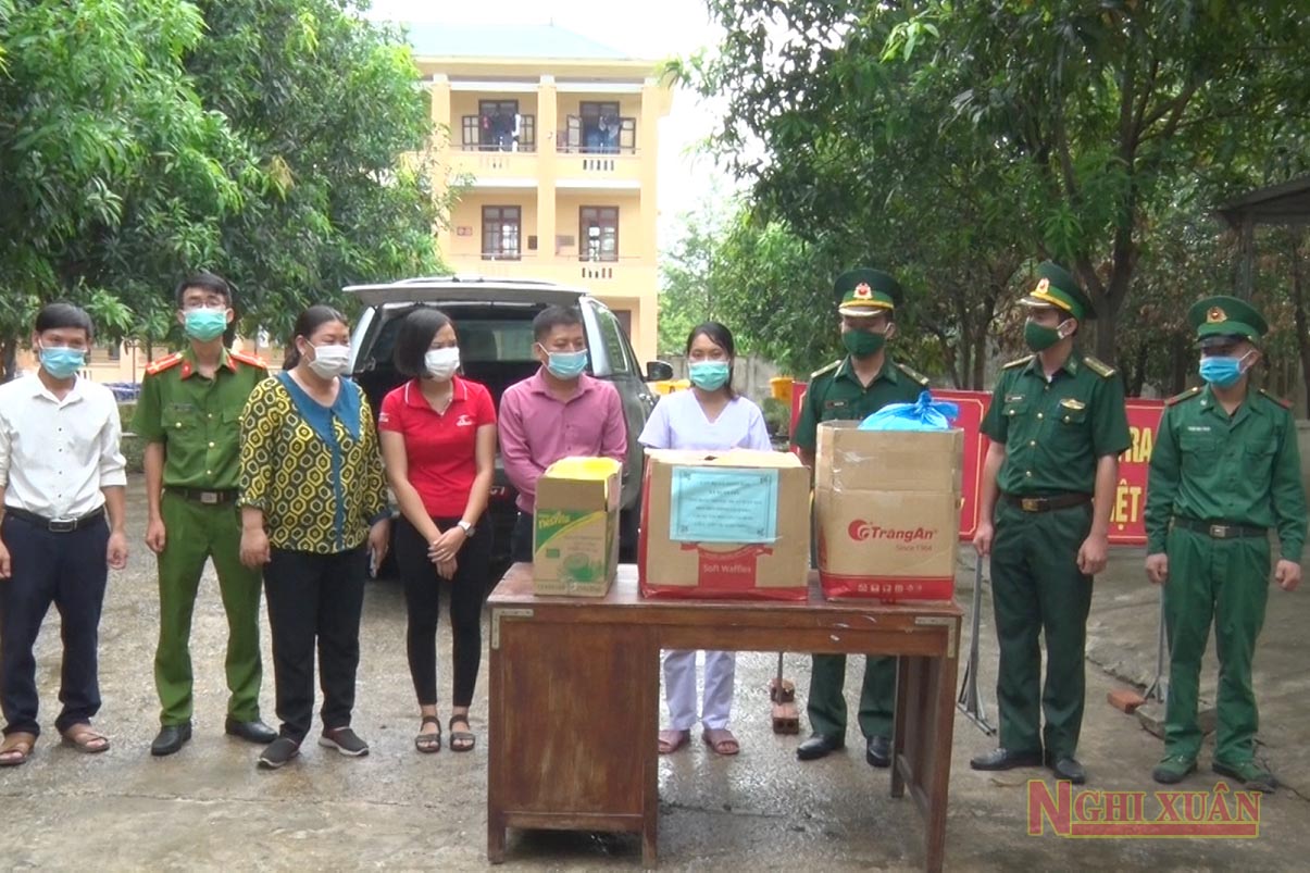 Xuân Yên nấu và trao trên 650 suất cơm cho tuyến đầu chống dịch COVID-19