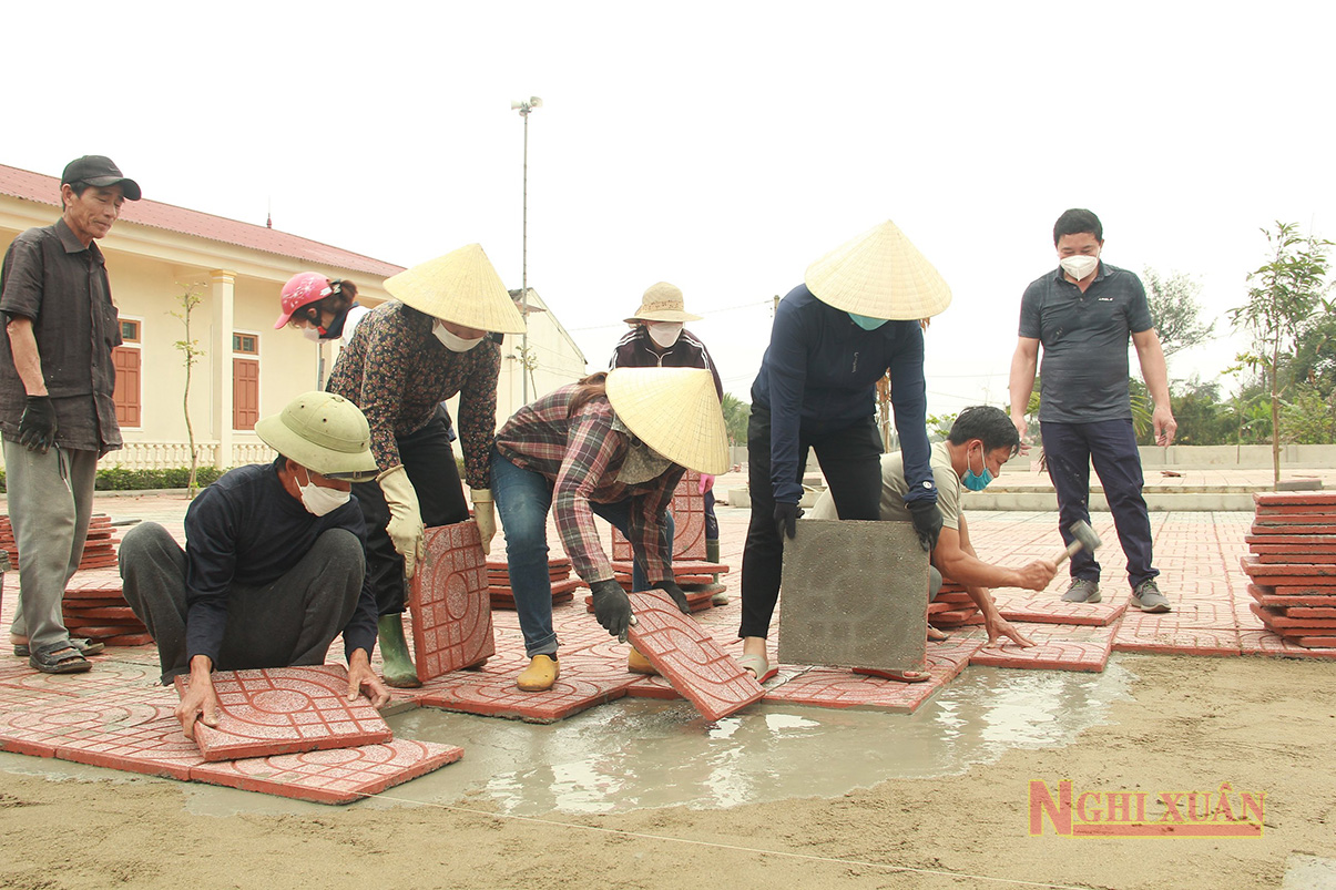 Phụ nữ Nghi Xuân thi đua xây dựng NTM chào mừng ngày Quốc tế Phụ nữ