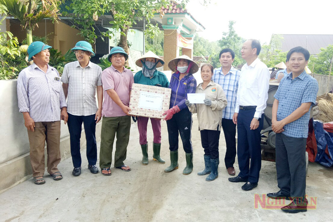 Lãnh đạo Nghi Xuân kiểm tra tiến độ xây dựng nông thôn mới tại Xuân Lĩnh