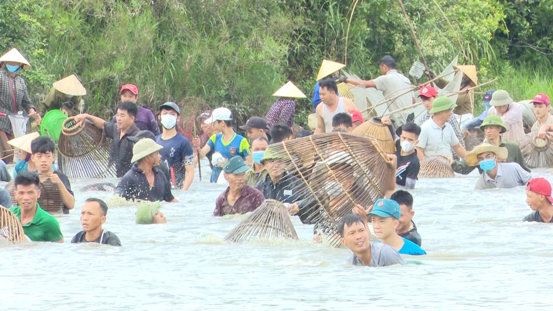 Độc đáo lễ hội đánh cá ở Nghi Xuân