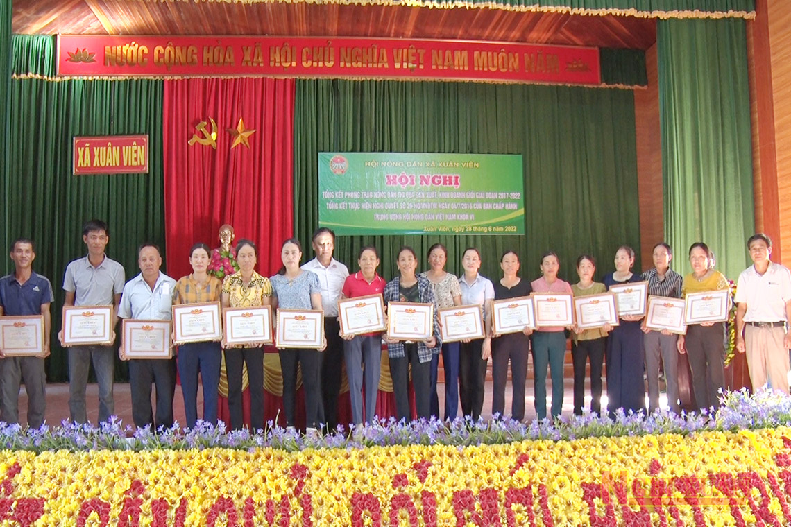 Xuân Viên vinh danh 15 nông dân sản xuất, kinh doanh giỏi, giai đoạn 2017-2022