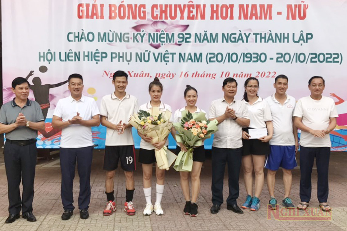 Sôi nổi Giải bóng chuyền hơi nam – nữ cơ quan HĐND-UBND huyện Nghi Xuân