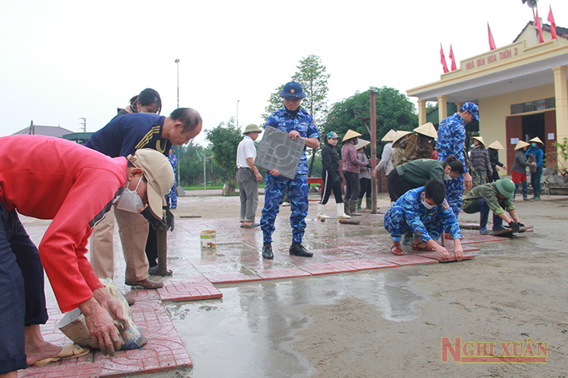 Lực lượng vũ trang giúp Xuân Hồng xây dựng nông thôn mới