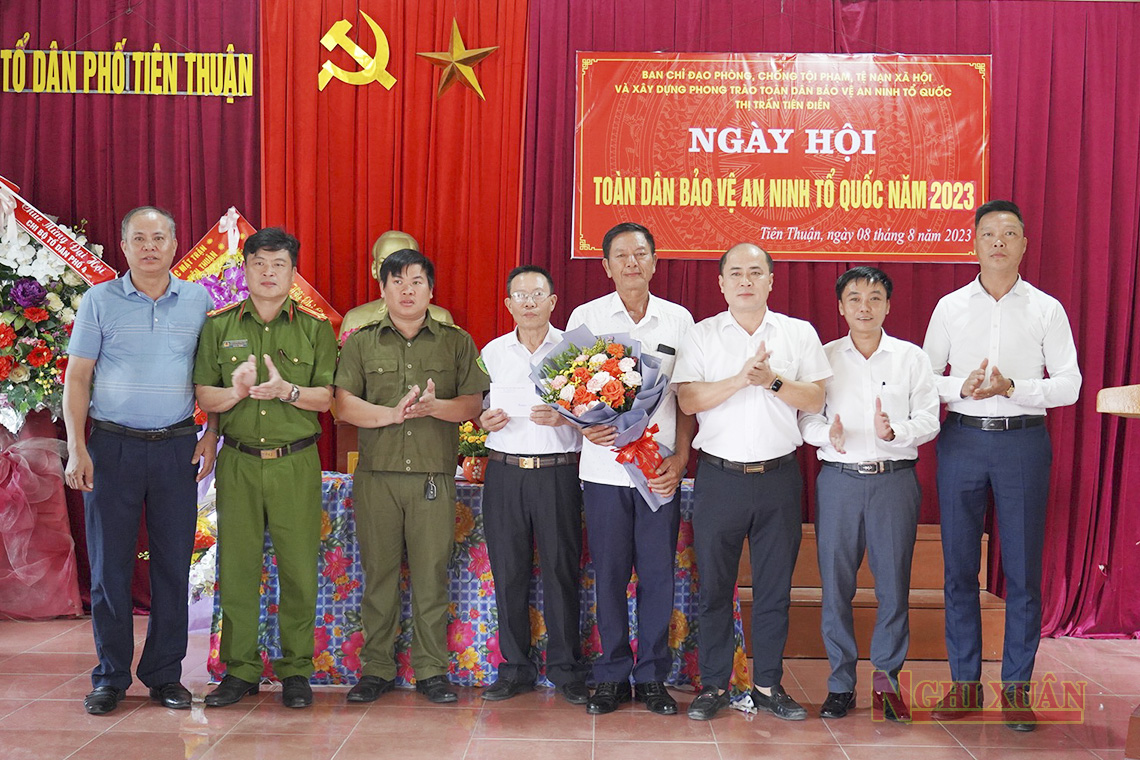 Lãnh đạo huyện chung vui ngày hội “Toàn dân bảo vệ an ninh Tổ quốc” ở các địa phương