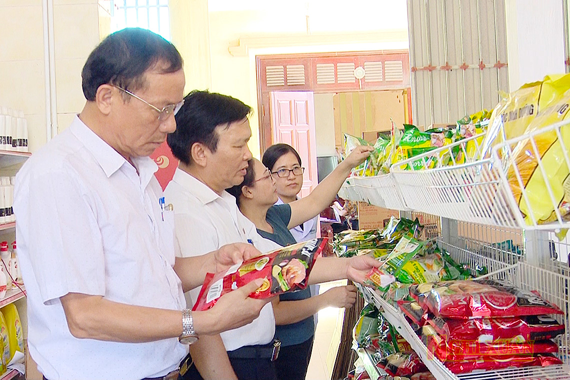 Nghi Xuân: Kiểm tra an toàn thực phẩm trong dịp tết trung thu