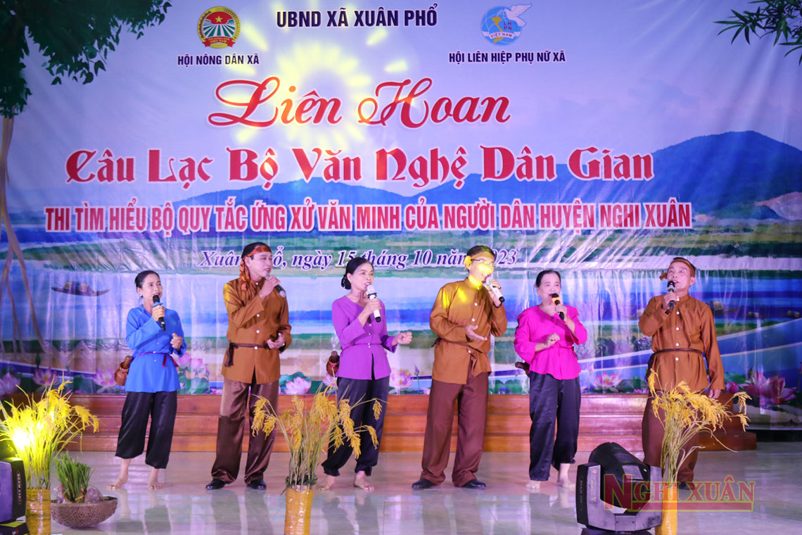 Xuân Phổ: Liên hoan CLB văn nghệ dân gian, tìm hiểu bộ quy tắc ứng xử văn minh của người dân